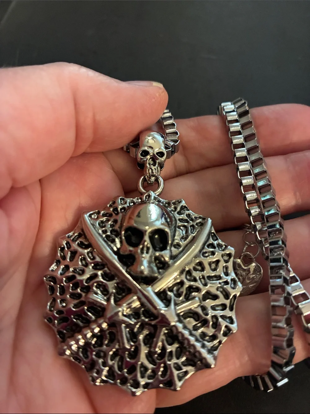 Men's Skull Crossed Swords Pendant Necklace. Skull On The Bale